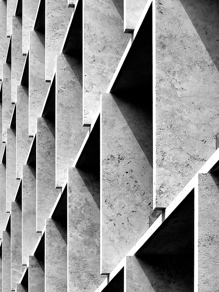 Detail of the same facade, cropped to a single repeating bay.